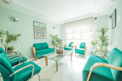 Clínica Dental Ahumada — Dentista en La Línea de la Concepción