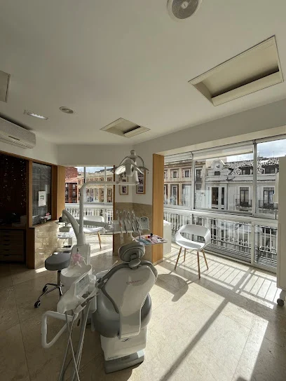 Clínica Dental Dra. Emilia Santamarta
