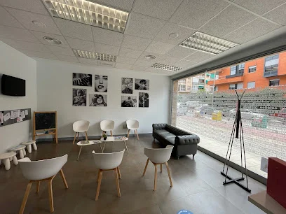 Clinica Dental Dra. Mónica Martinez López / Ortuño y Ortega