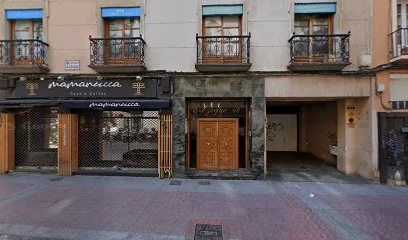 Dr. Daniel Aragón Navarro