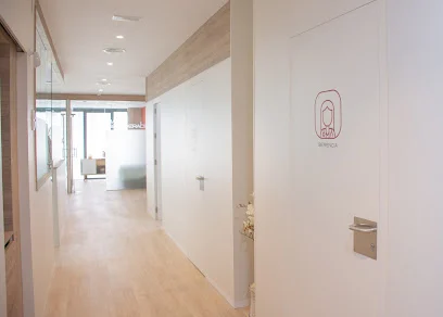 Ikonic Clínica Dental | Dentista Terrassa | Implante Dental | Urgencias dentista