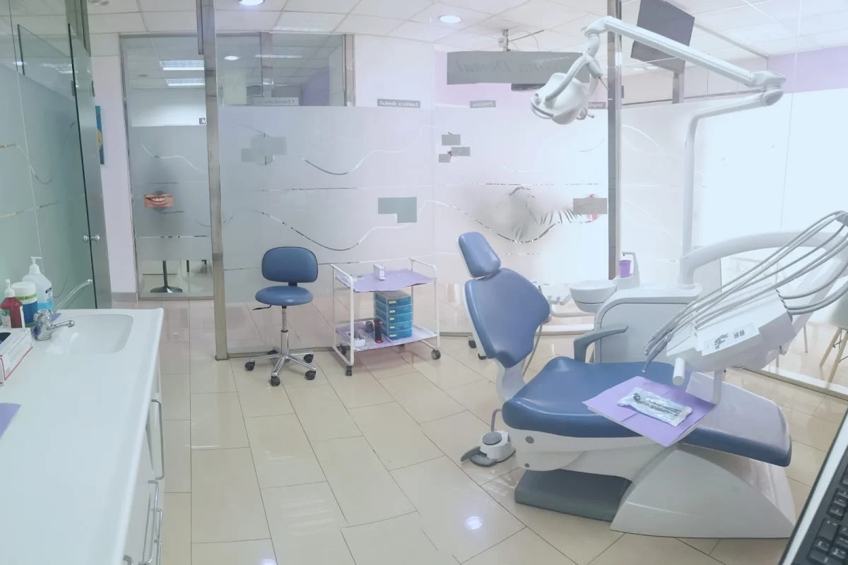 BAYONA DENTAL - 2