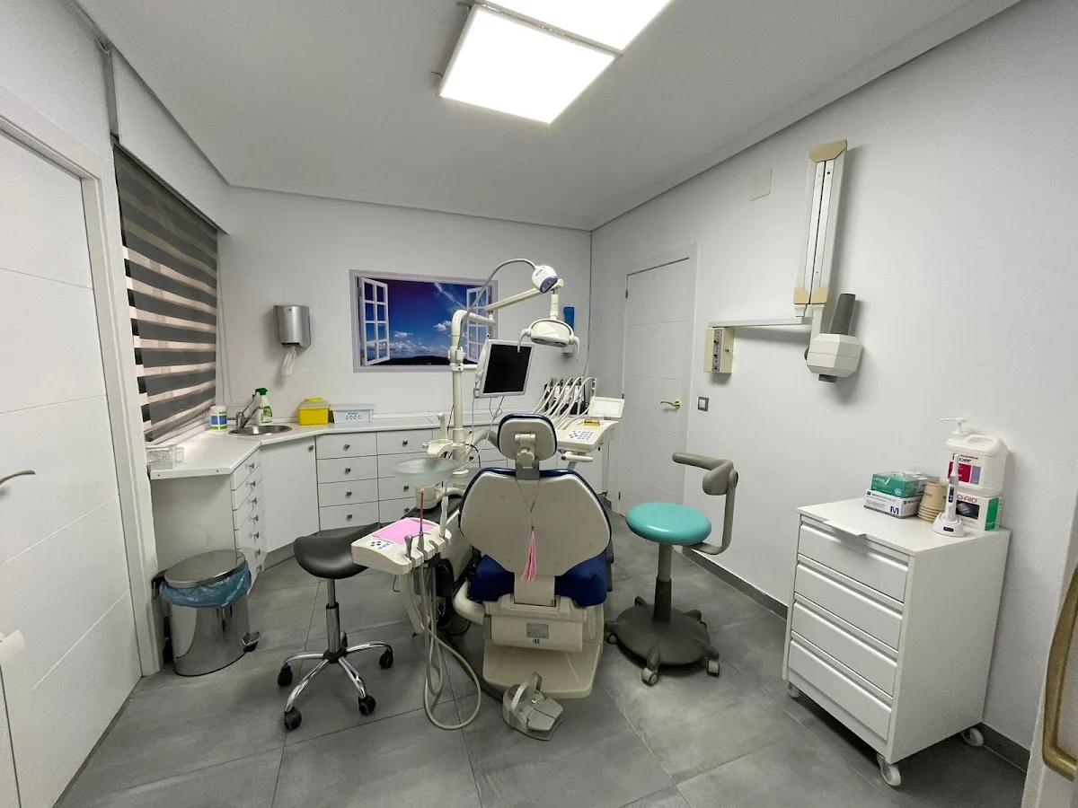 Cemadent Dr. Manuel Martos Luque
