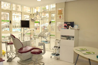 Centro Dental Elorza. Dres. Mª José Álvarez y Pablo G. Álvarez