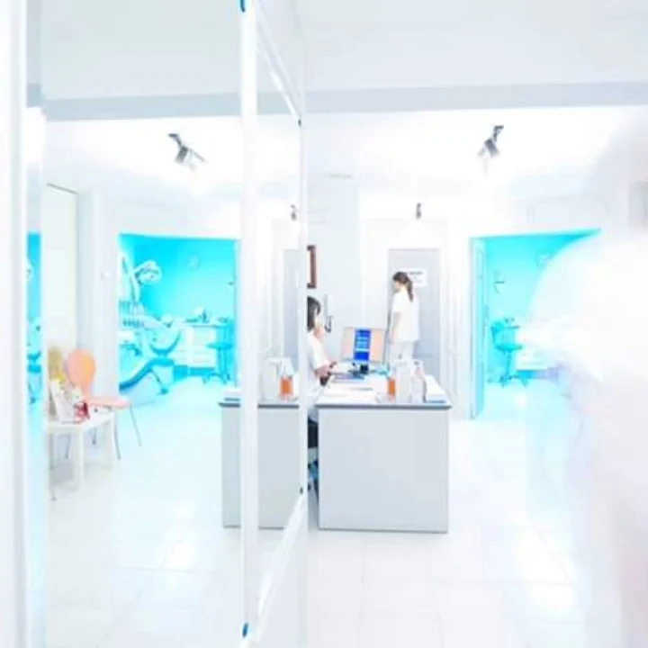 Centro Dental Implantológico | Dra. Quiñones & Dr. Kakish - 3