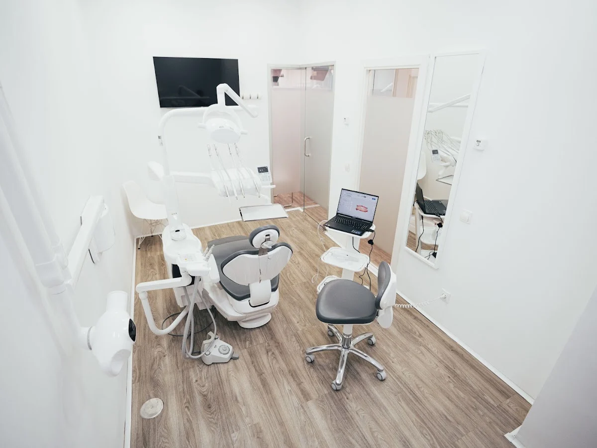 CIPEM | Clínica Dental en Pozuelo | Regeneración de hueso y encía | Ortodoncia Invisible - 2