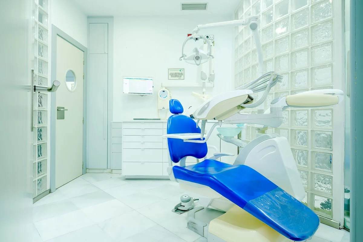 Clínica Dental Adeslas Moratalaz - 2