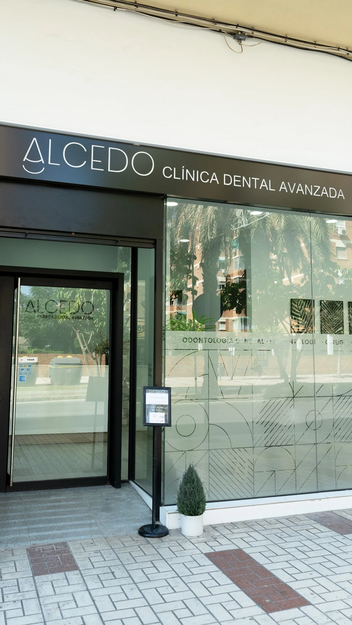 Clínica Dental Alcedo - 2