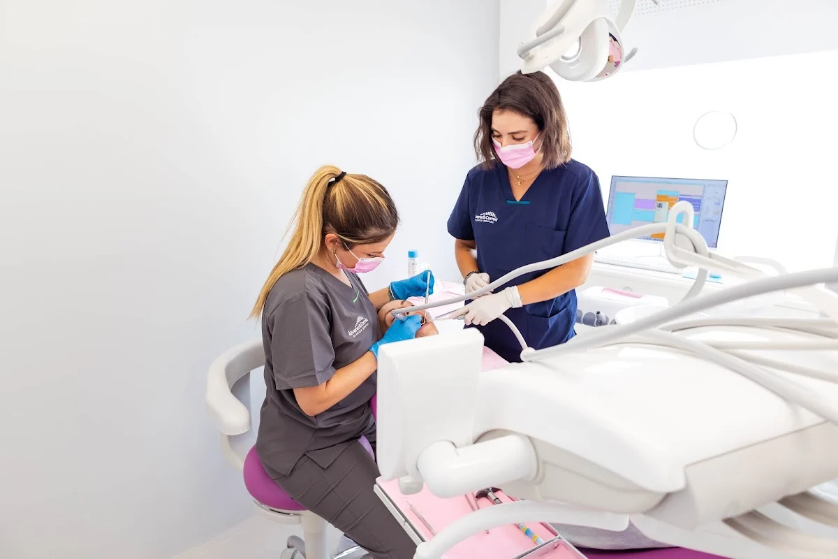 Clínica Dental Álvarez y Correa - 2