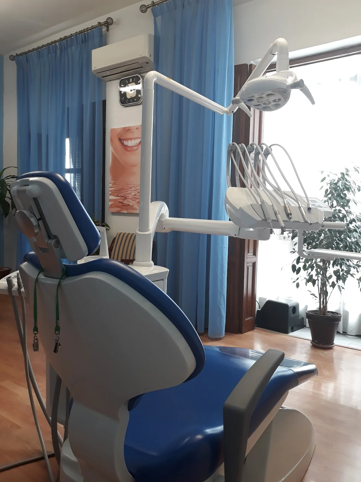 Clínica Dental Antonio Alcalá - 2