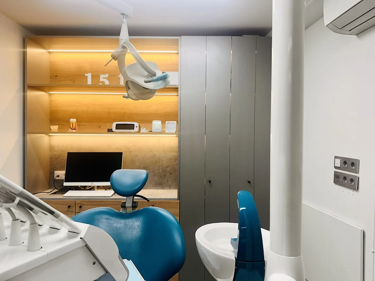 Clínica Dental Badal 151 - 2