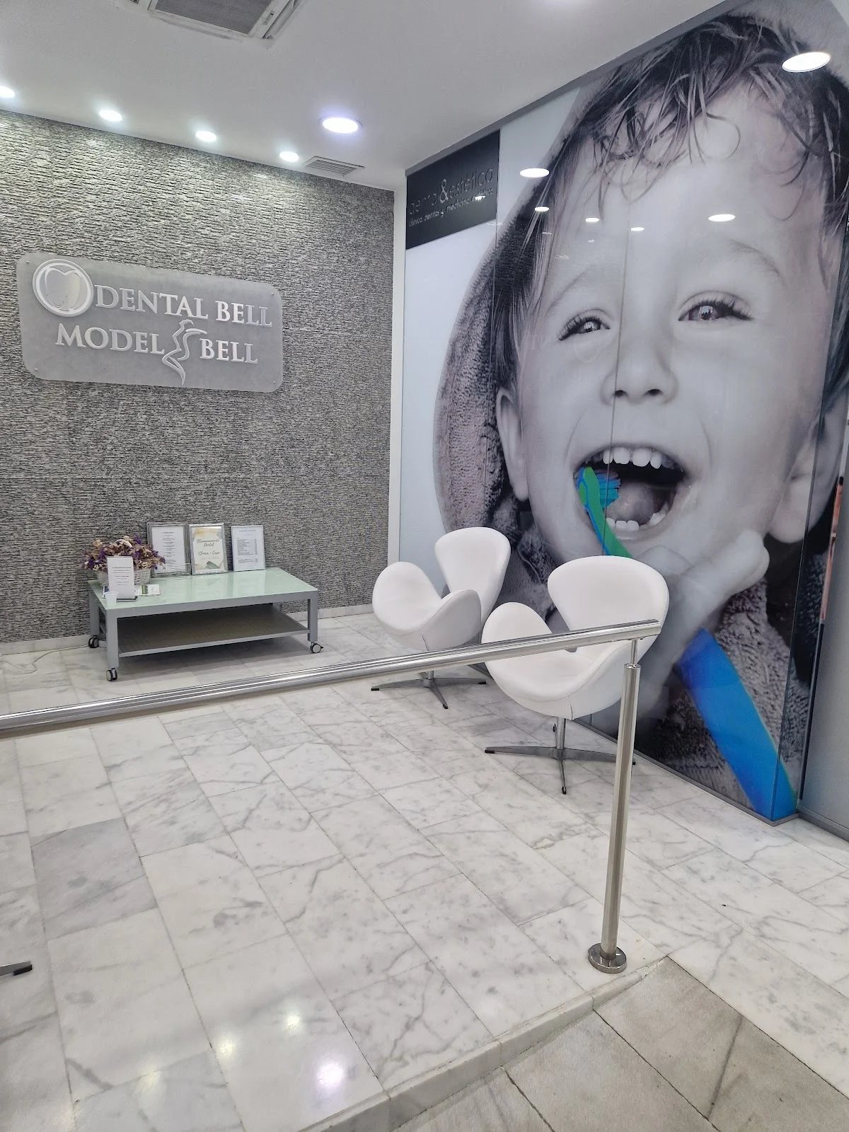 Clínica Dental Bell - Dos Hermanas - 3