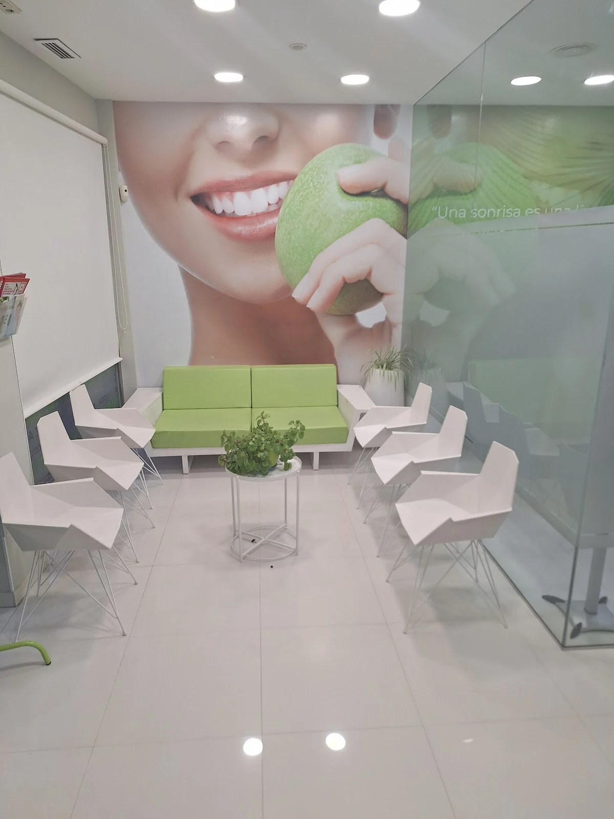 Clínica dental Caredent Alcalá de Henares-Juan de Austria - 2