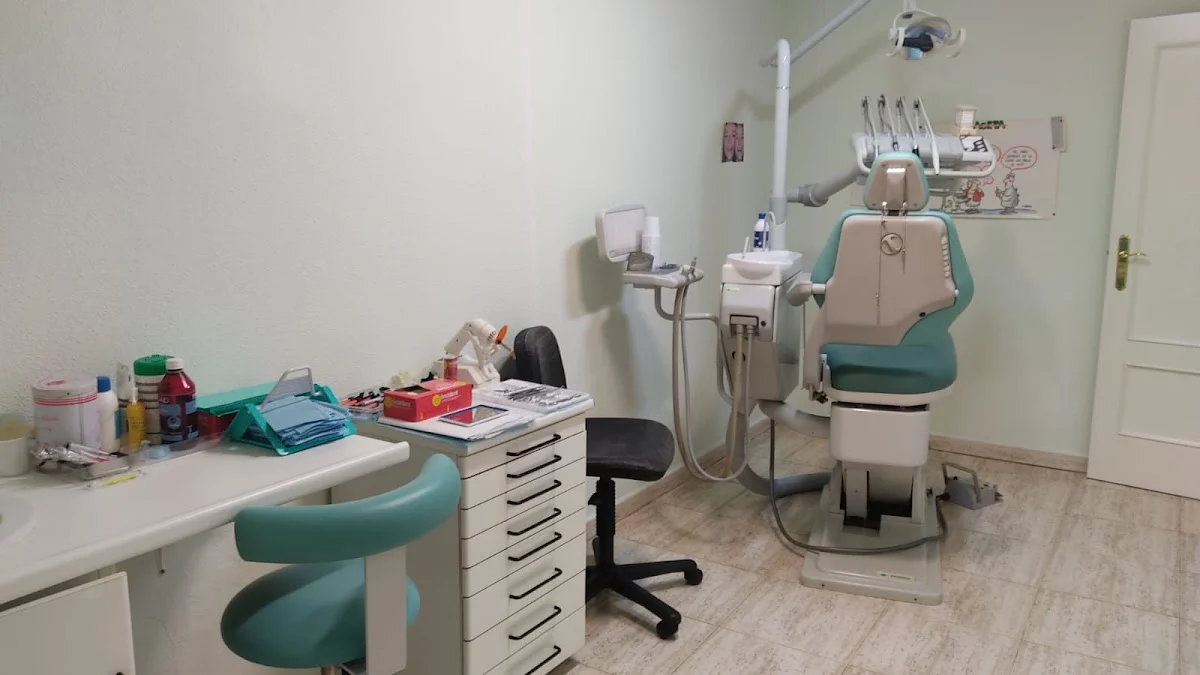 Clínica Dental Carmen Baquero Baquero - 2