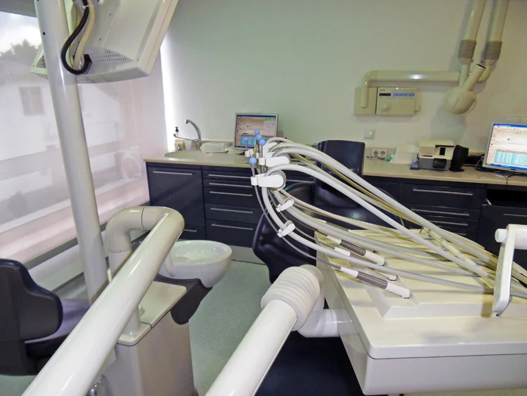 Clínica Dental Casal (Moaña) - 2