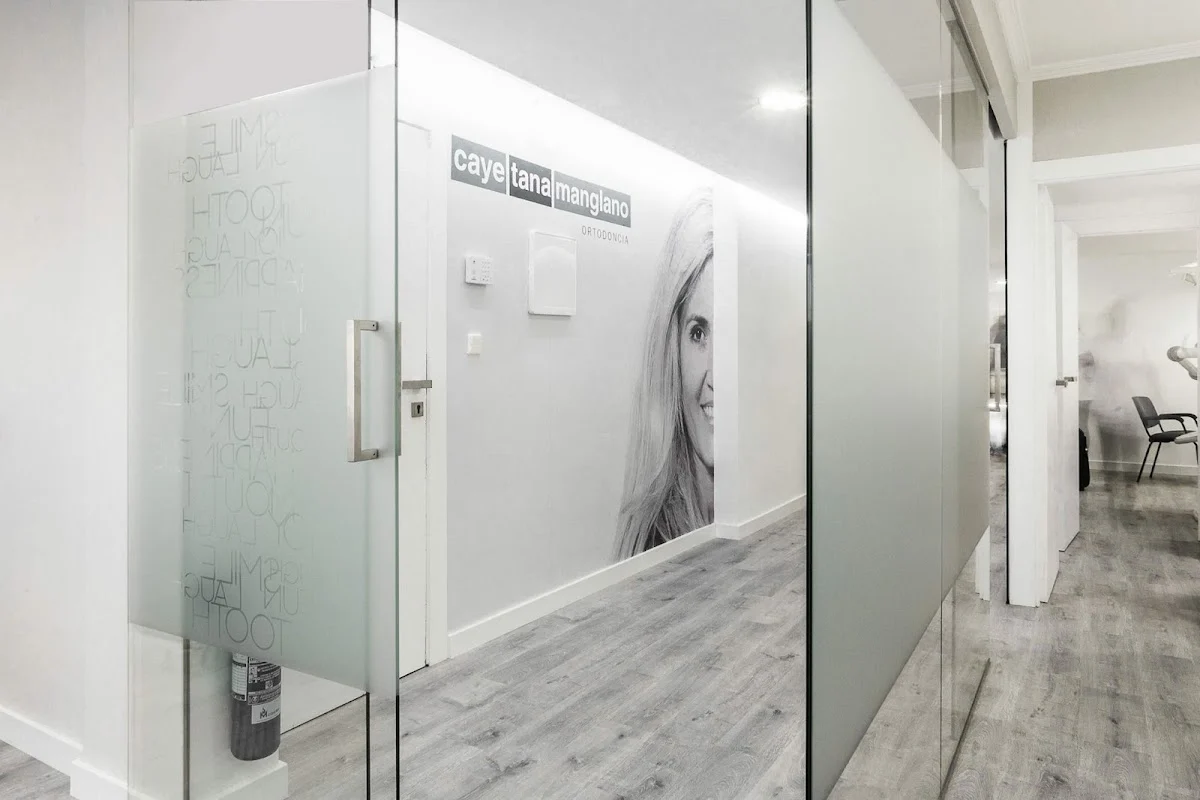 Clinica dental Cayetana Manglano VILLENA