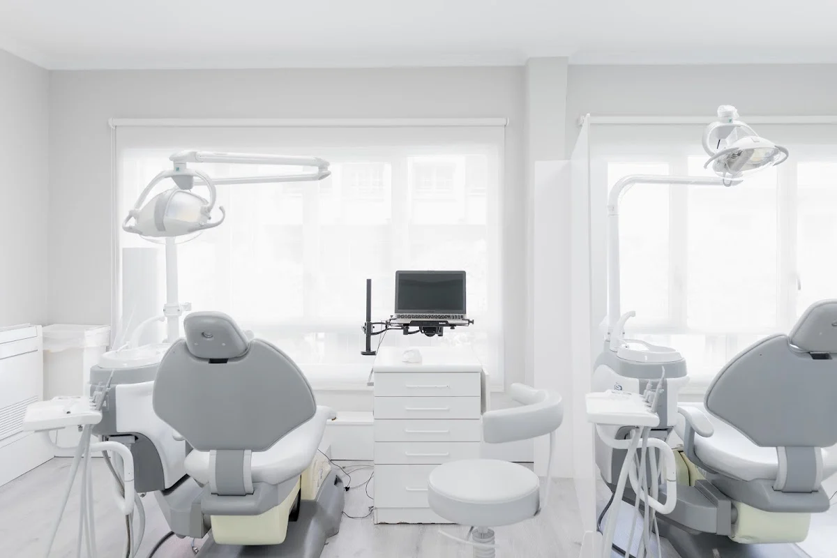 Clinica dental Cayetana Manglano VILLENA - 2