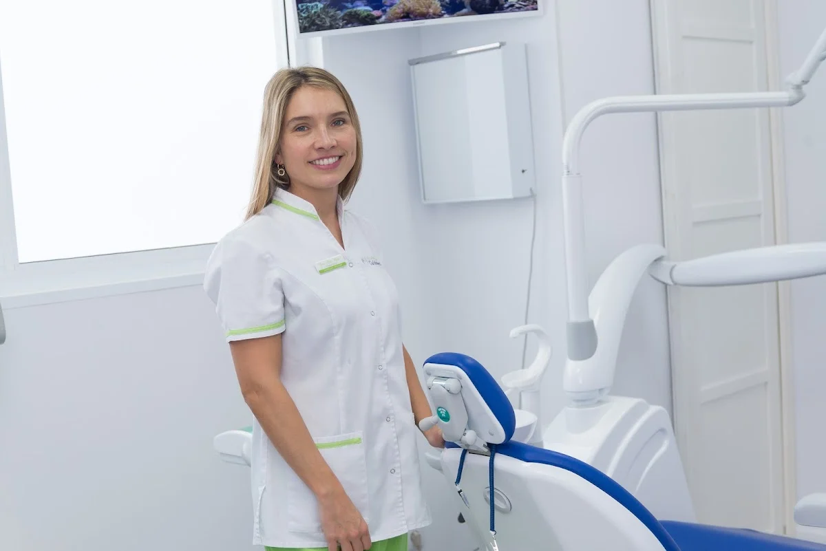 CLÍNICA DENTAL CUIDADENT Dentistas en Culleredo Coruña - 2