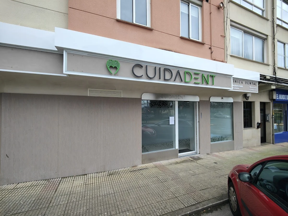CLÍNICA DENTAL CUIDADENT Dentistas en Culleredo Coruña