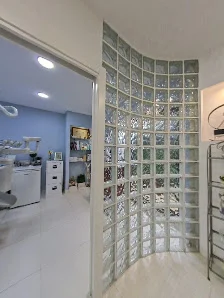 Clinica Dental Del Estrecho - 3