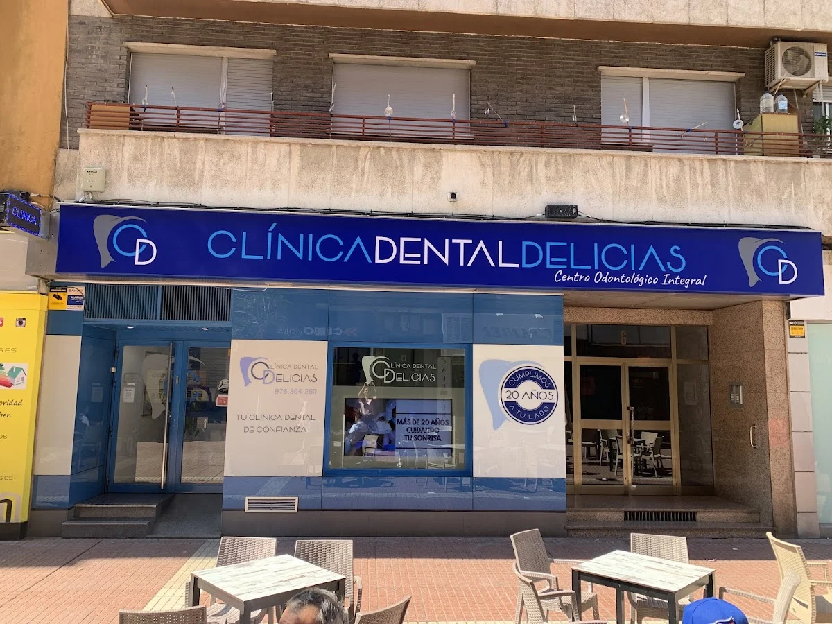 CLÍNICA DENTAL DELICIAS