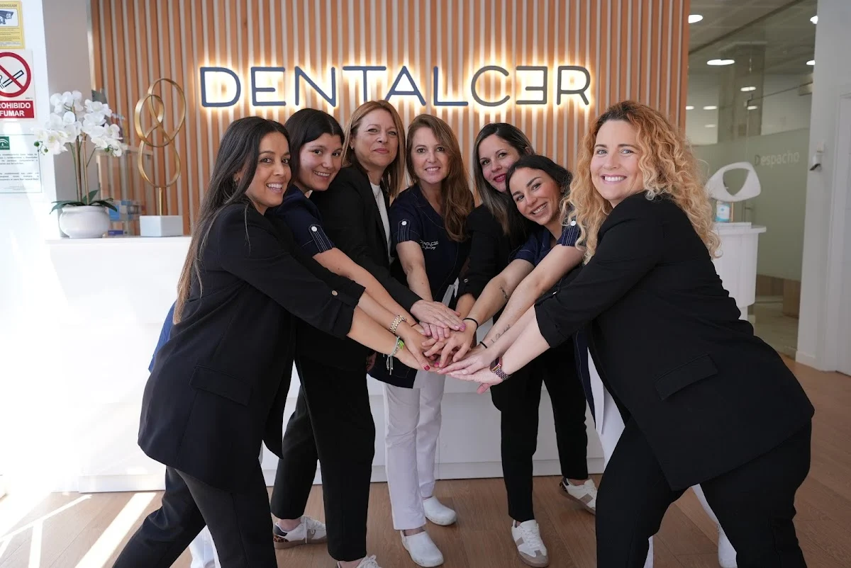 Clínica dental Dentalcer Fuengirola | Dr. Javier Cerezo