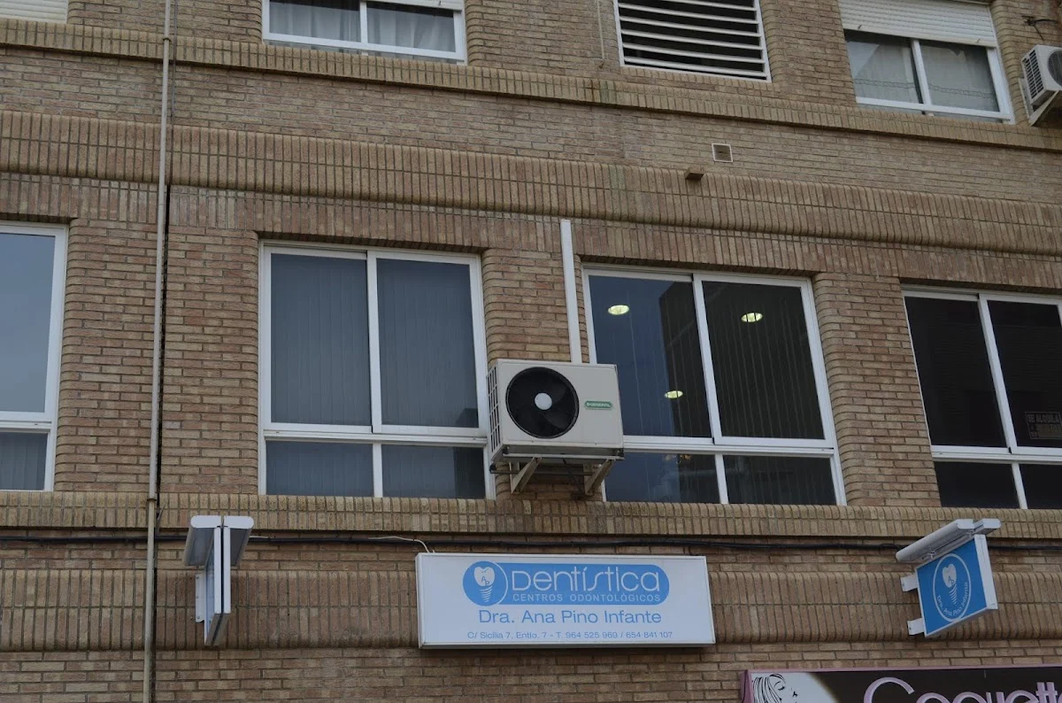 Clínica Dental Dentística Villareal - Prótesis / Blanqueamientos / Implantes / Dentistas