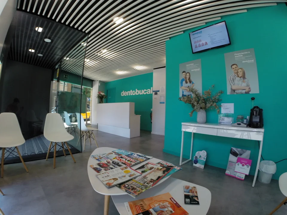 Clínica Dental Dentobucal Sant Adrià de Besòs - 2