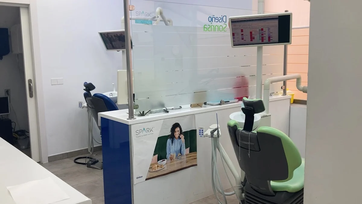 Clínica dental Diseño Sonrisa Roquetas y Almería - Dentista Roquetas De Mar - 3