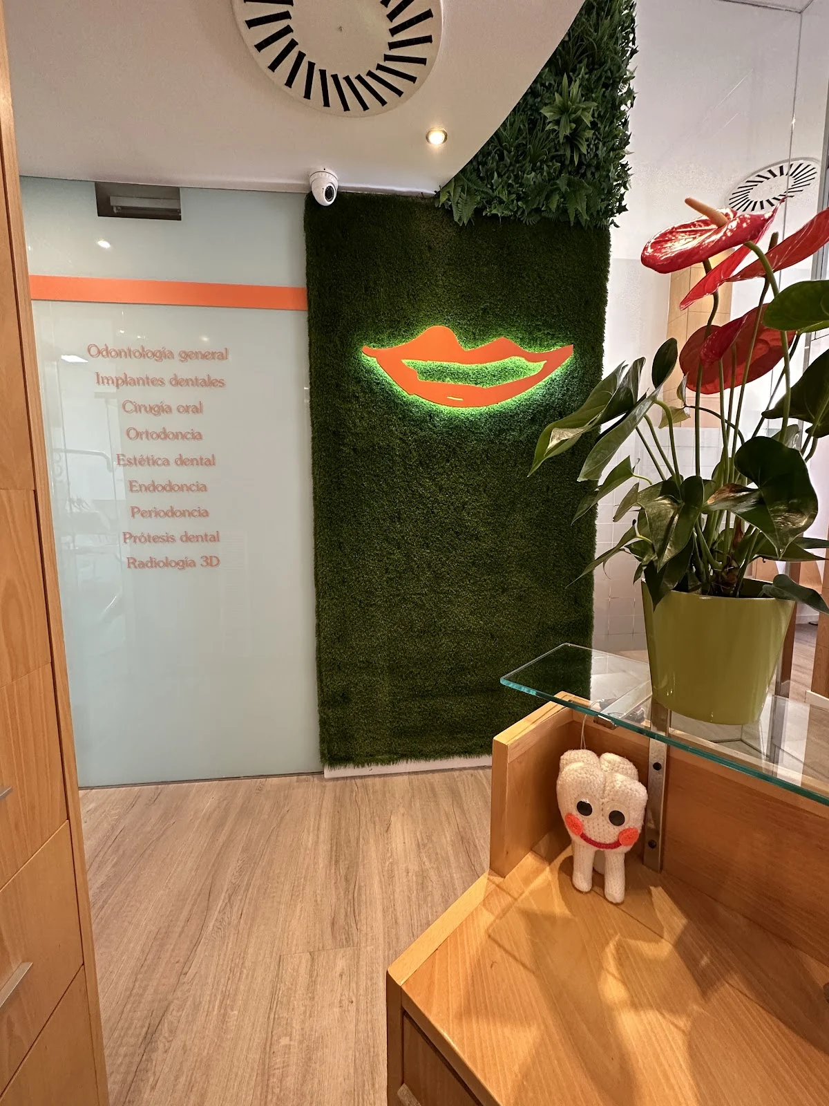 Clínica Dental Doctor Carlos Bello