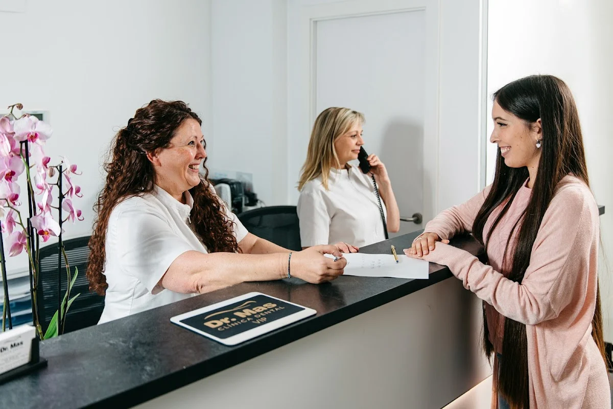 CLÍNICA DENTAL DOCTOR MAS EN SANTA COLOMA DE GRAMENET