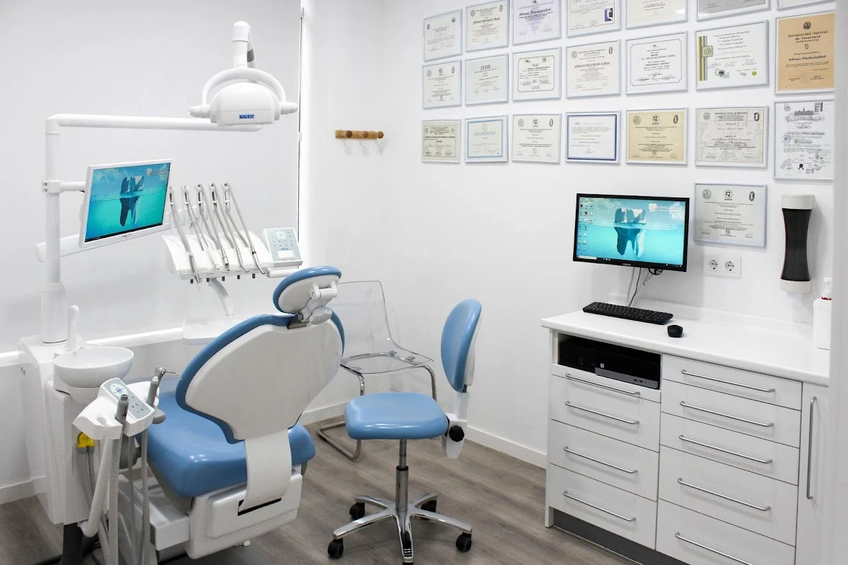 Clínica Dental Dr. Adriano Malchiodi - 2