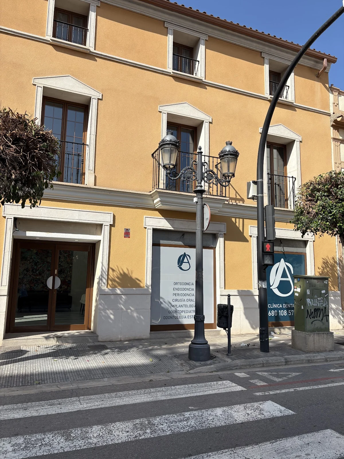 CLINICA DENTAL DR. ALÉS ESTRELLA