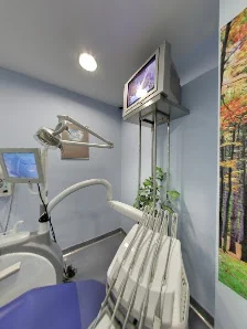 CLINICA DENTAL Dr.APARICIO - 2