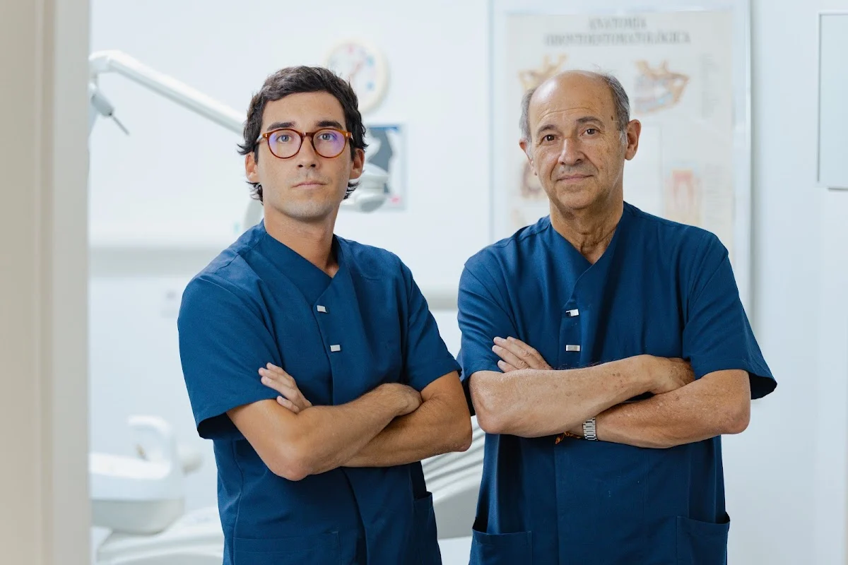 Clínica Dental Dr. Blasco | Ortodoncia Invisible Carmona | Dentista Carmona