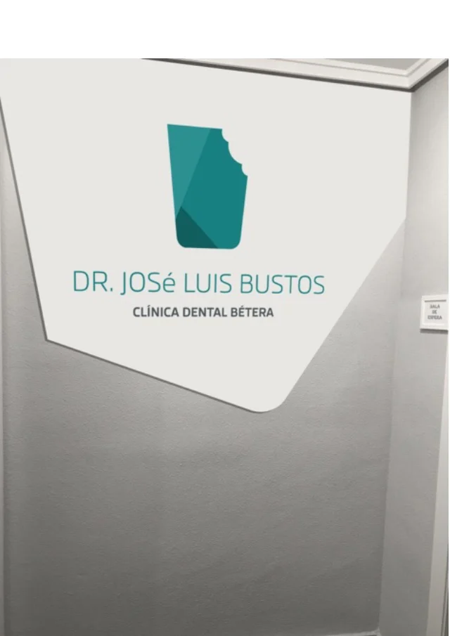 Clinica dental DR. José Luis Bustos, Bétera