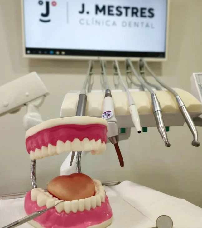 Clínica Dental Dr. Mestres Sant Feliu - 2