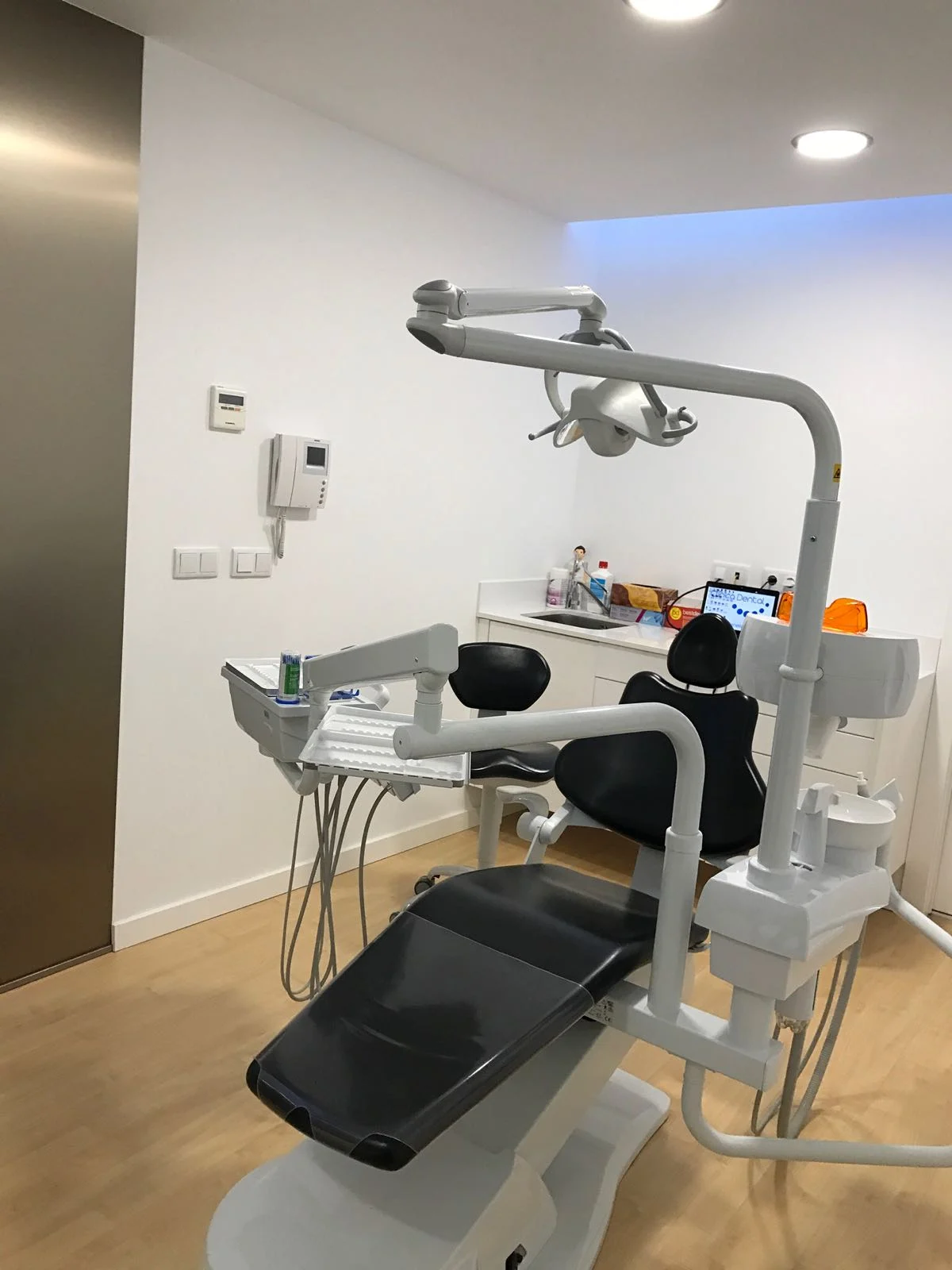 Clínica Dental Dr. Miguel Penella Nácher - 2
