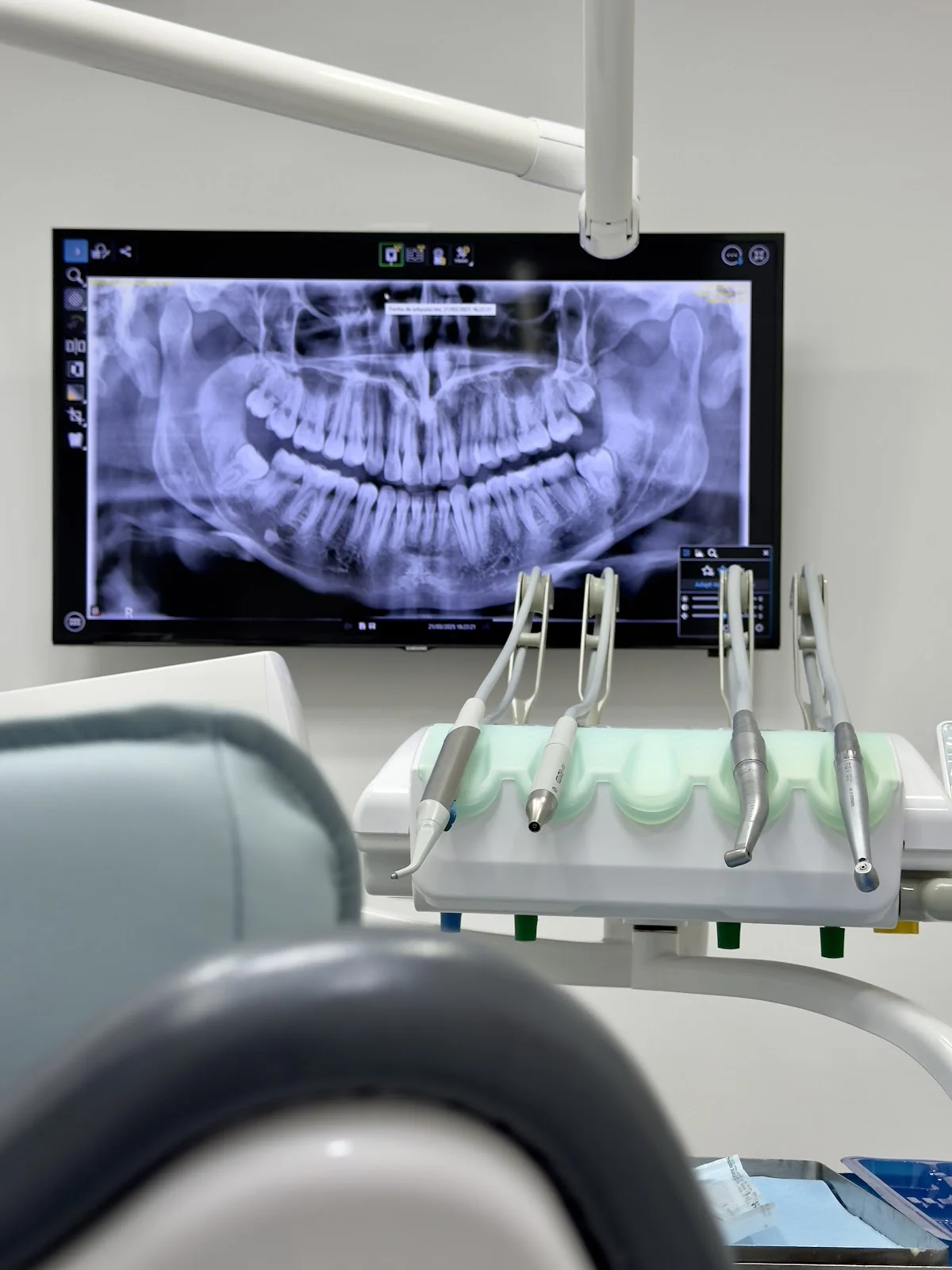 Clínica Dental Dr. Vásquez Mollet - 2