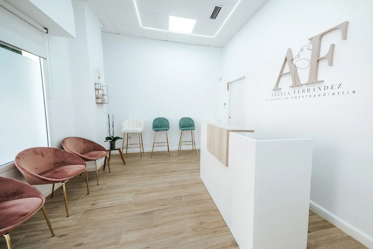 Clinica dental Dra. Ángela Ferrández - 2