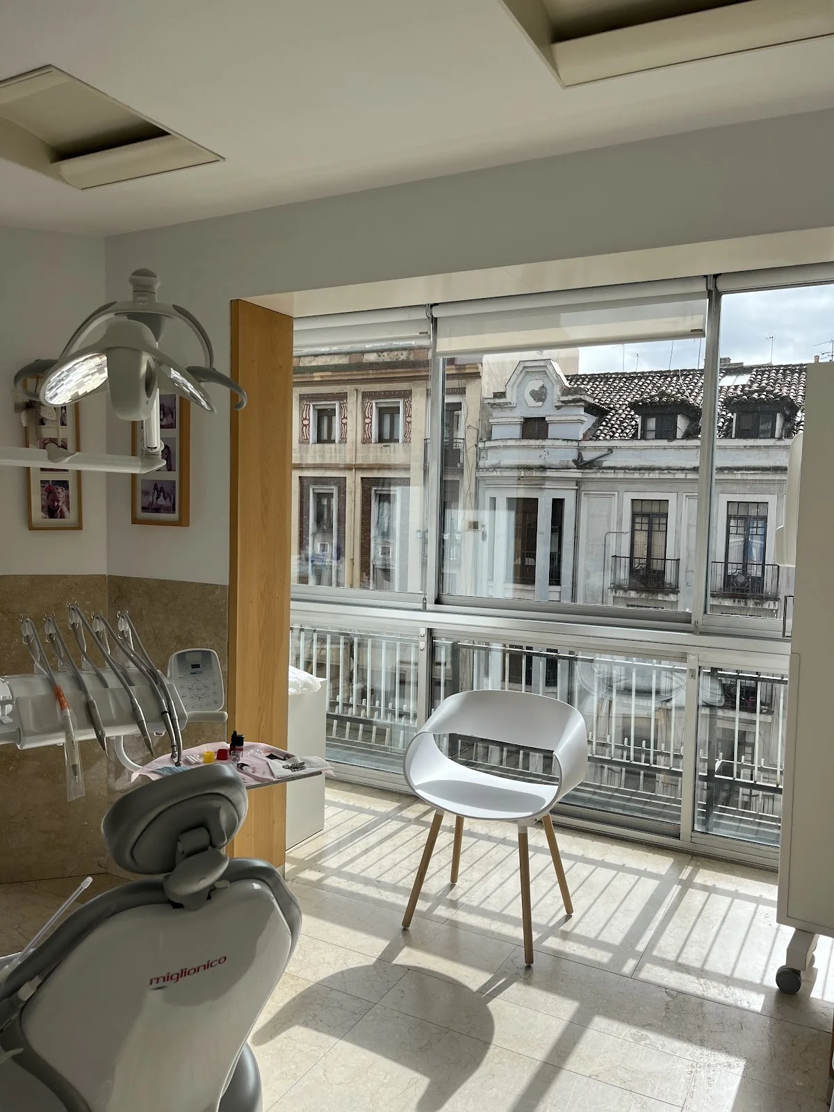 Clínica Dental Dra. Emilia Santamarta - 2