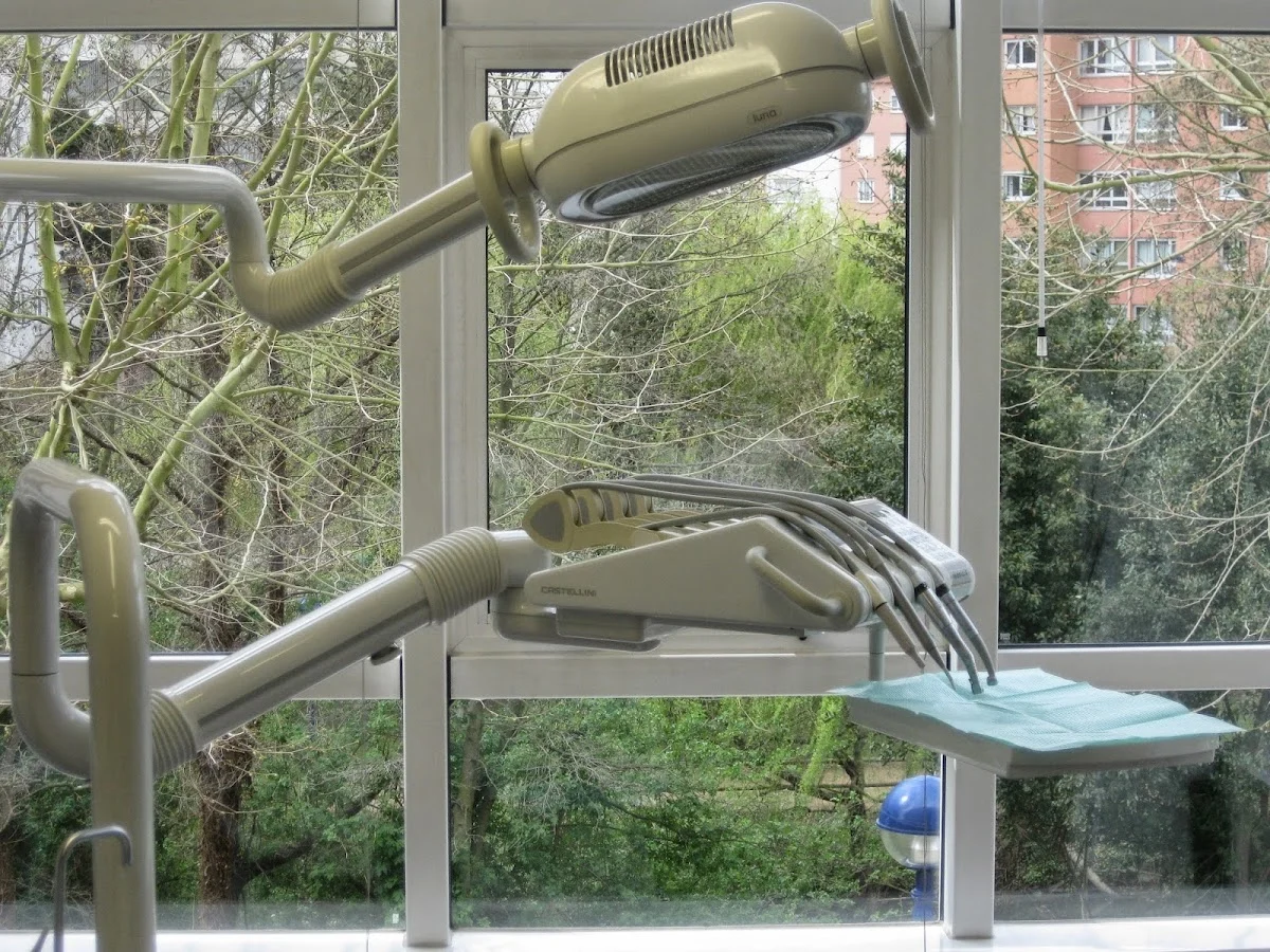 Clínica Dental Dra. Montserrat Macenlle - 2