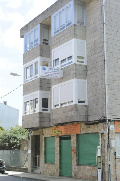 Clínica Dental Dra. Montserrat Macenlle