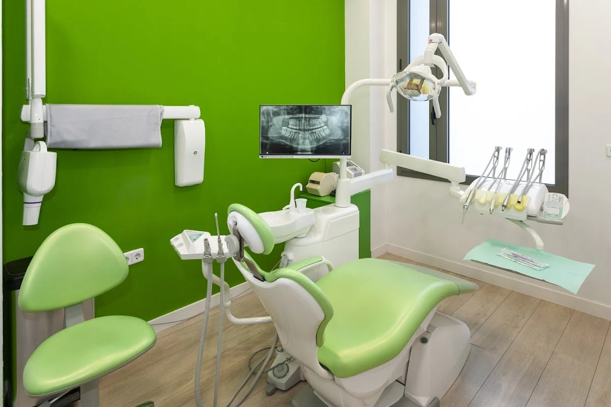 Clínica Dental Dra. Pilar Relimpio - 2