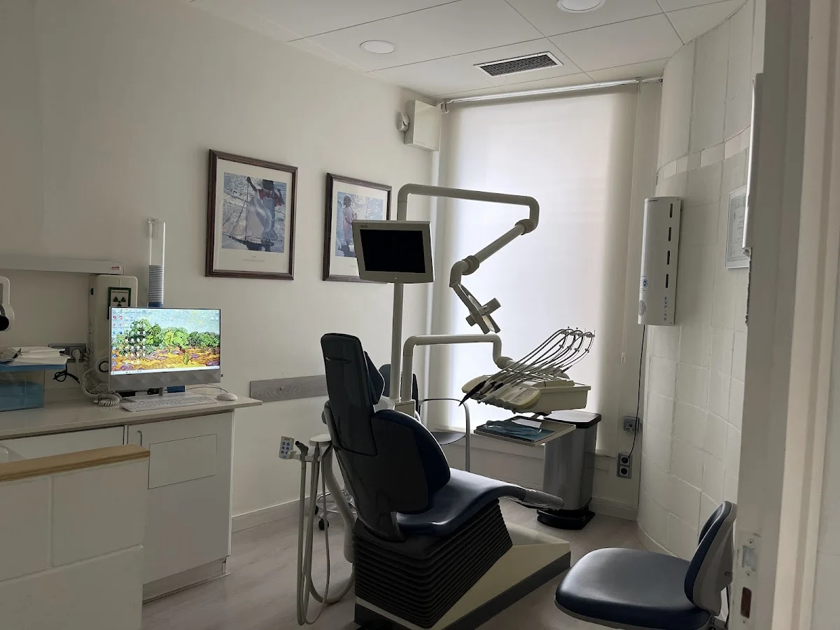 CLINICA DENTAL DRA.VIÑALS i COL.LABORADORS - 3