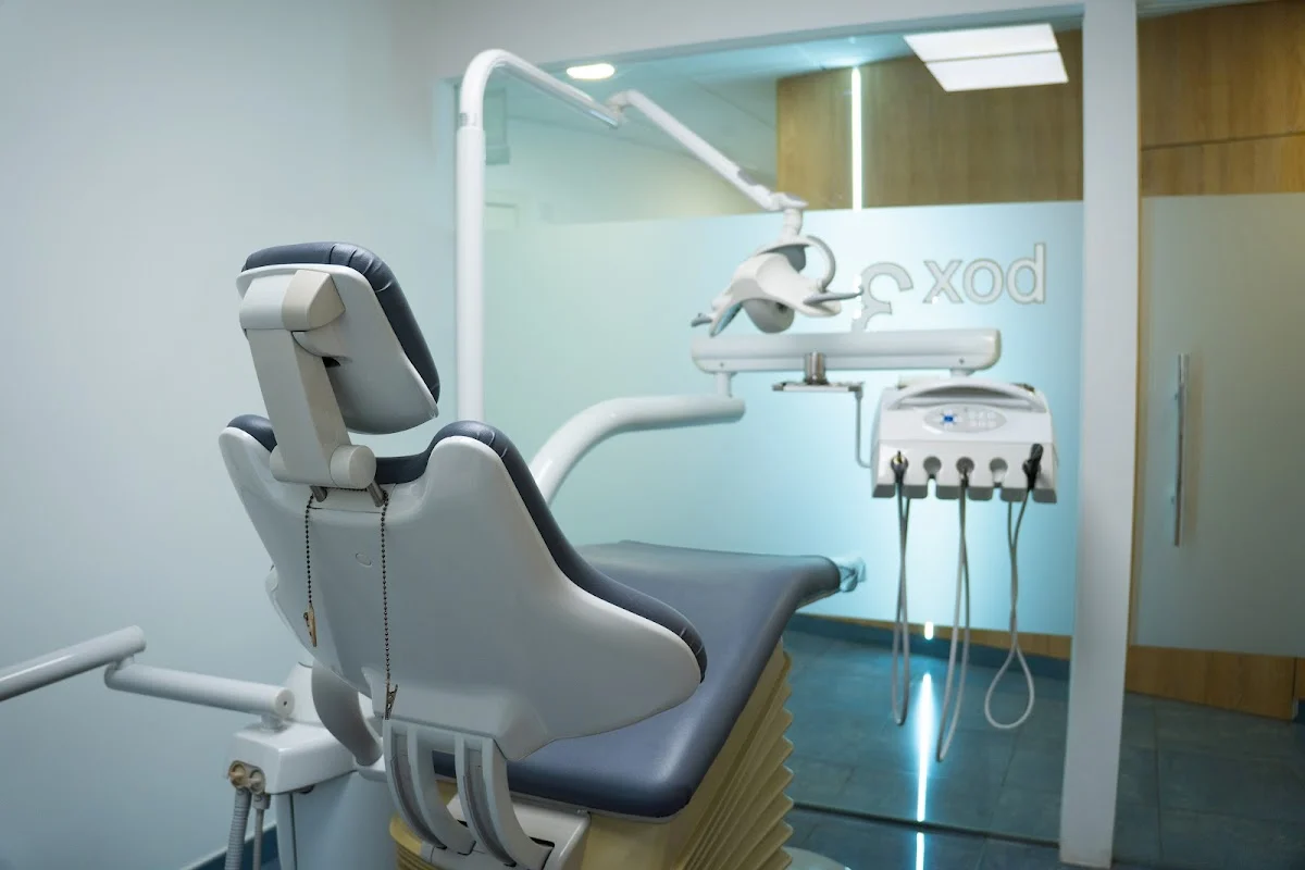 Clinica Dental E Implantologia Gava SL - 2