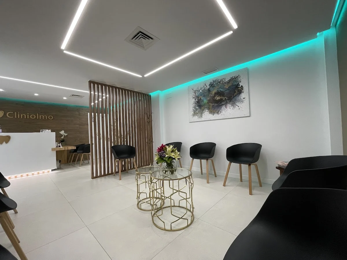 Clínica dental en Torremolinos Cliniolmo Dra. Rosario Olmo Gómez - 2
