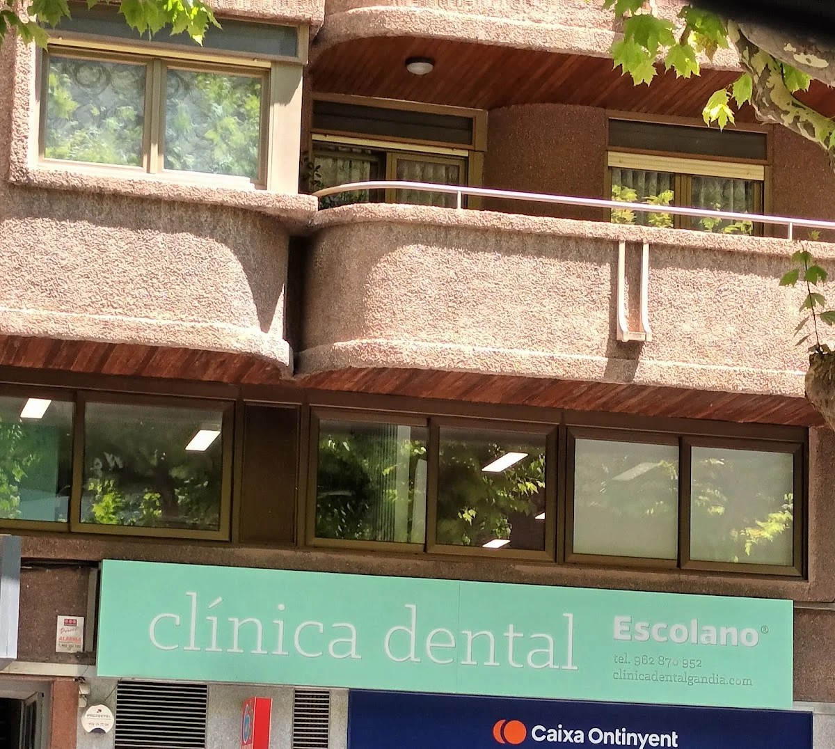CLINICA DENTAL ESCOLANO