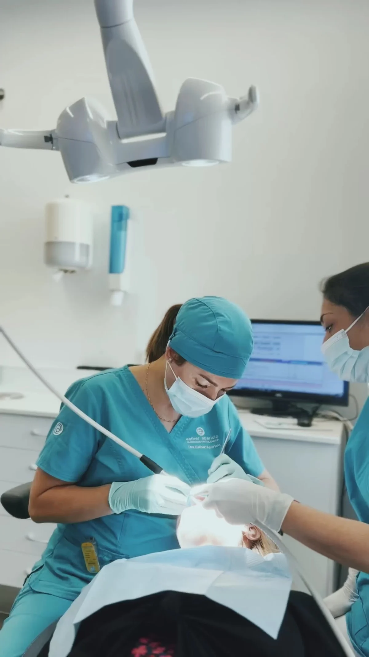 Clínica Dental Esther Aparicio - 4