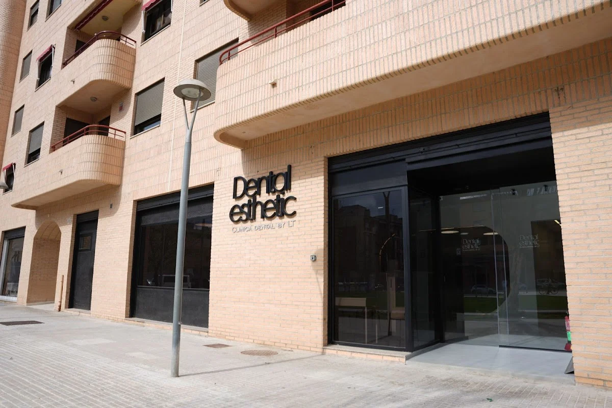 Clínica Dental Esthetic by LT Tortosa Dra.Tafalla